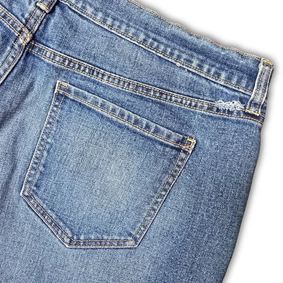 Women's Size 14 Old Navy The Sweetheart Boyfriend Stretch Cut-Off Shorts - Picture 4 of 6